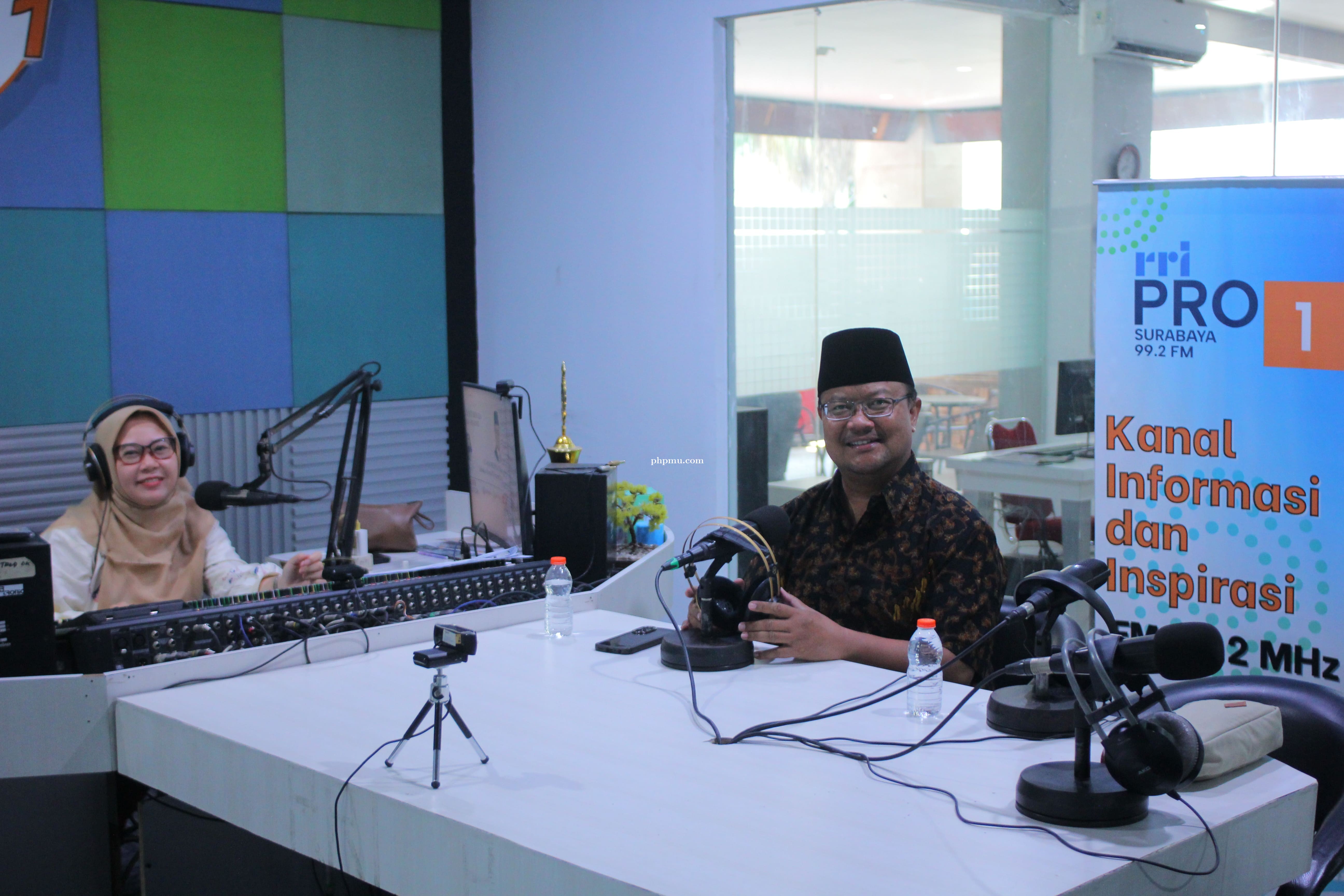 Kepala Direksi RPH Surya Hadiri Siaran Radio di RRI Surabaya
